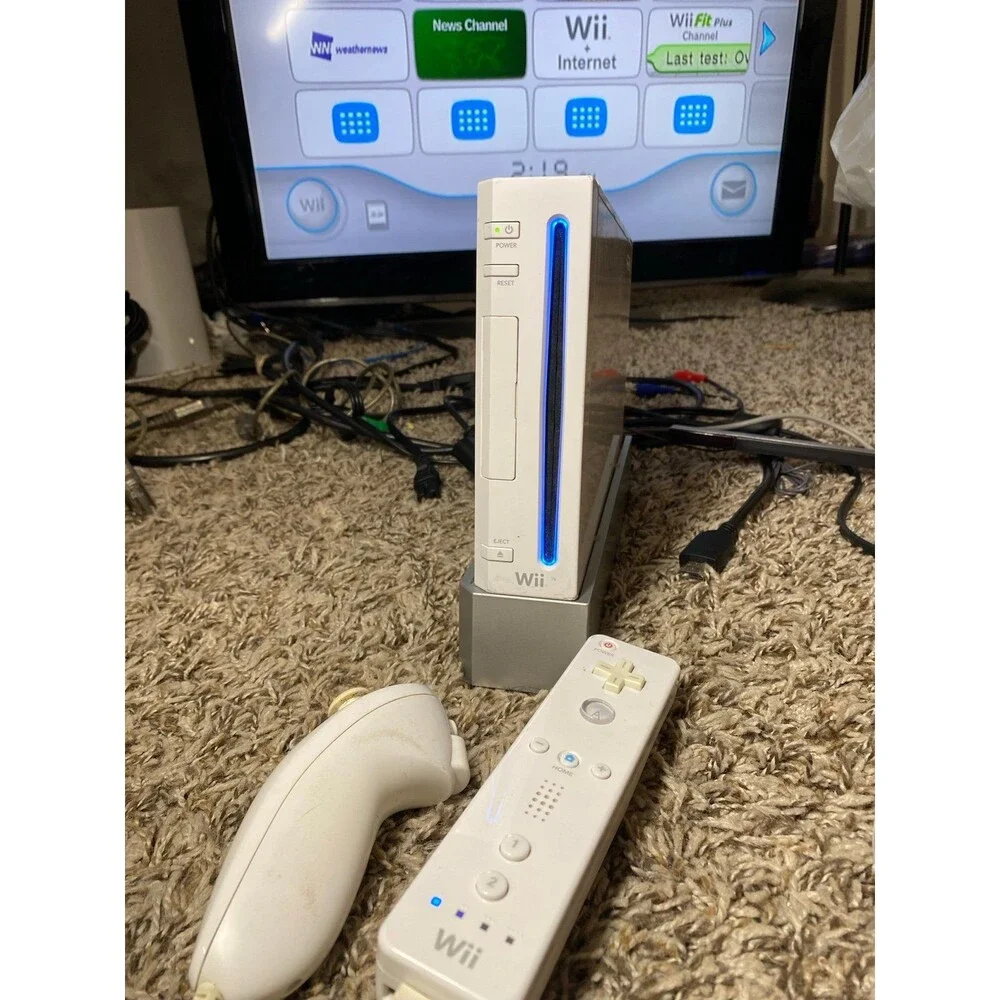 Nintendo Wii Console Authentic part controller, OEM White GameCube Support